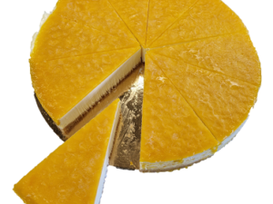 Cheesecake mit Crumbleboden und saisonalem Fruchtspiegel