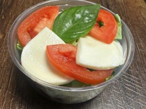 Tomate Mozzarella Salat im Gläsli Apero (Einheit à 12Stk.)